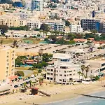 Sandy Kisses * Larnaca