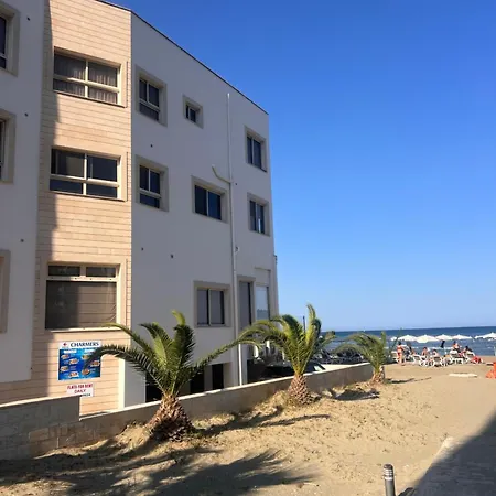Sandy Kisses * Larnaka