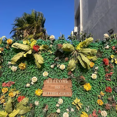 Sandy Kisses * Larnaka