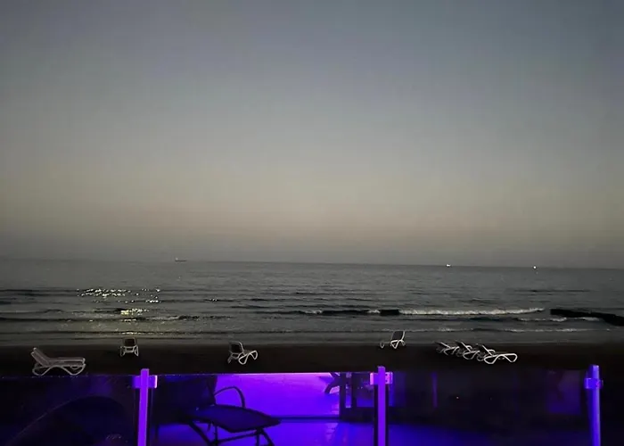 Sandy Kisses * Larnaca